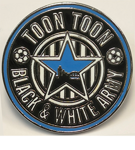 Toon Toon Black & White Army (Pin Badge)